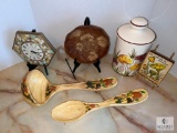 Large Lot of Kitchen Decorative Items