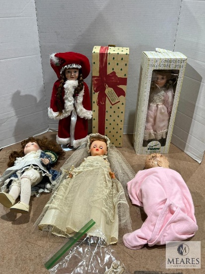 Lot of 5 Dolls