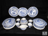 Seaforth Made in England Approximately 32 Piece Matching Set