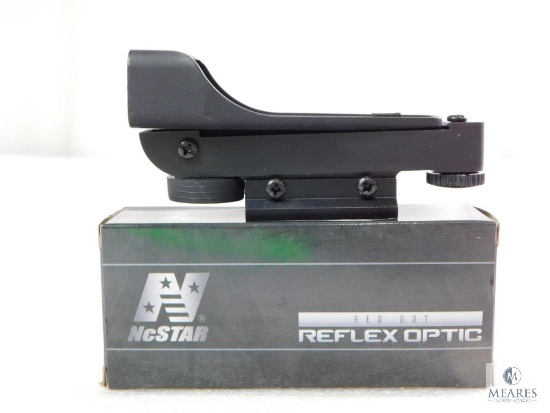 New NcStar Red Dot Reflex Sight with Weaver Mount. Great on Rifle, Pistol or Shotgun