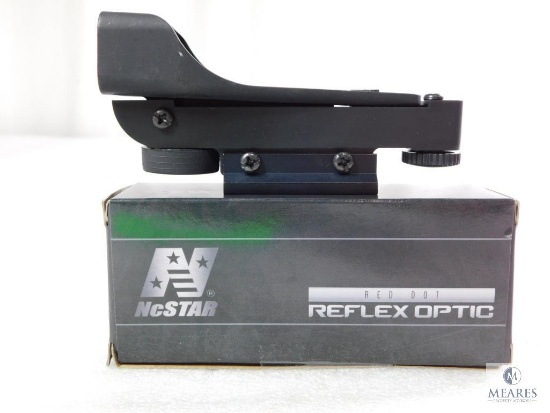 New NcStar Red Dot Reflex Sight with Weaver Mount. Great on Rifle, Pistol or Shotgun