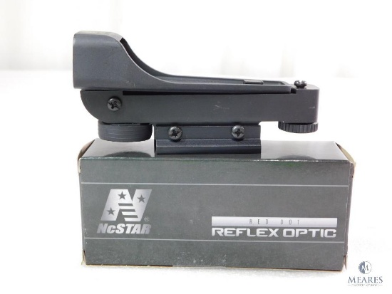New NcStar Red Dot Reflex Sight with Weaver Mount. Great on Rifle, Pistol or Shotgun