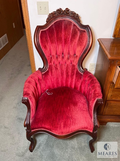 Beautiful Vintage Rose-carved Parlor Chair