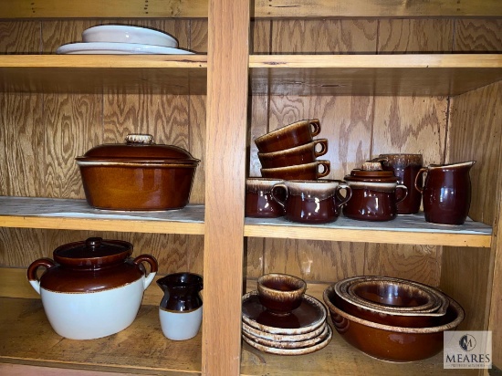 Cabinet Lot of Hull and Other Pottery/Serveware