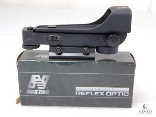 NcStar Red Dot Reflex Sight with Weaver Style Mount