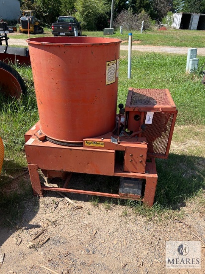 AgriMetal Straw Blower with 11 HP Honda Engine