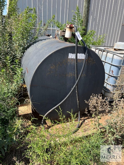 500-gallon Fuel Tank with Pump and Hose