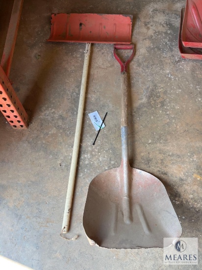 Metal Grain Shovel and Snow Shovel