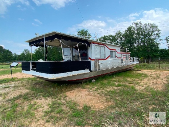 House Boat - Damaged Transom