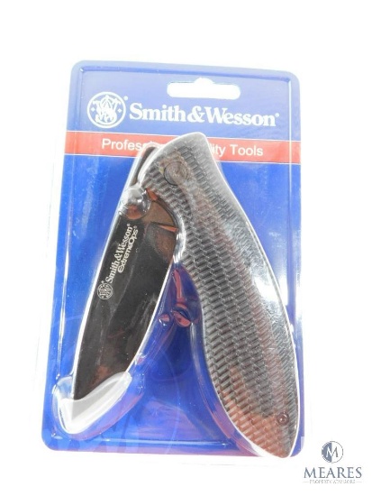 New Smith and Wesson Extreme Ops Tactical Folder with Belt Clip Carry