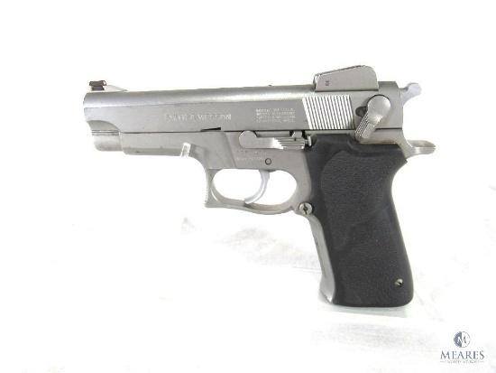 Smith & Wesson Model 5906 Semi-Auto Pistol 9mm (3900)