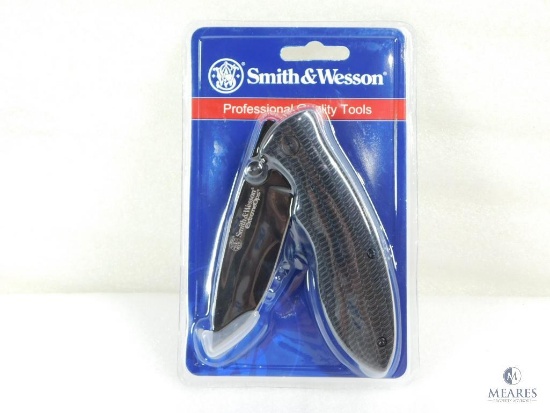 New Smith and Wesson Extreme Ops Tactical Folder with Belt Clip for Carry