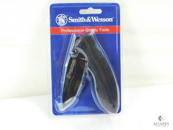 New Smith and Wesson Extreme Ops Tactical Folder with Belt Clip for Carry