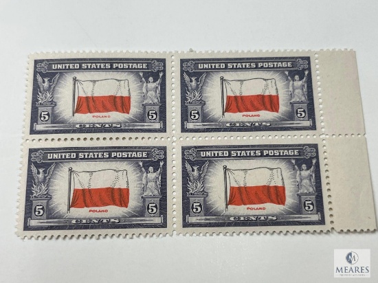 # 909 - 1943 Overrun Countries: 5c Flag of Poland Plate Block of Four Stamps