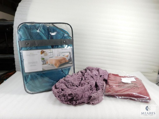 Tassel Teal Comforter Set with Two Throws