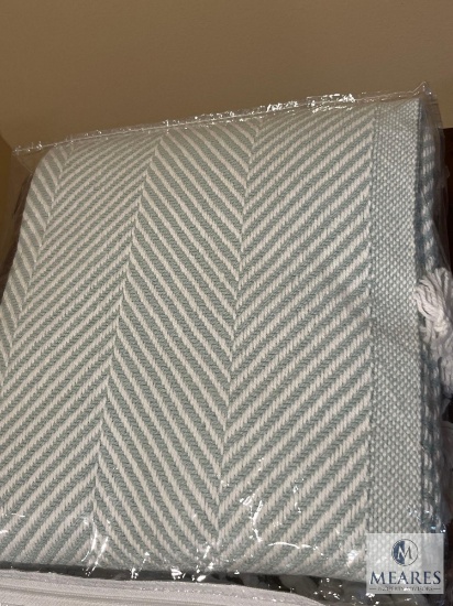 Brahms Mount Herringbone Surf Pattern 100% Cotton Thrown Blanket with Tassels