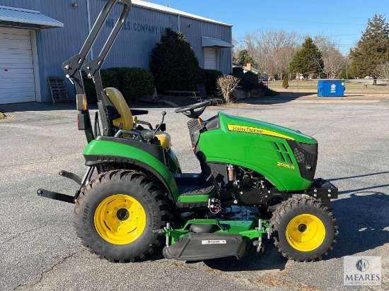 John Deere 2025R Tractor with Belly Mower - 1.6 Hours!
