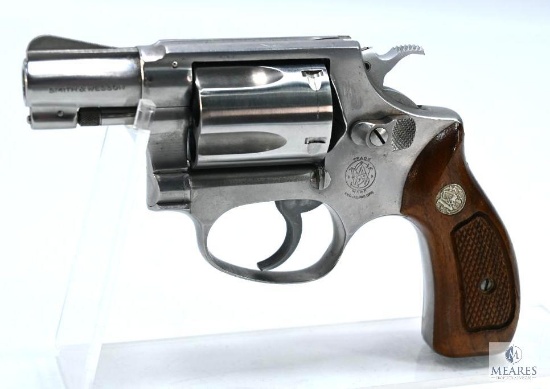 (6389) S&W Model 60 Chief's Special DA/SA .38 Special Stainless Steel Revolver