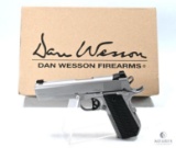 (6133) NEW Dan Wesson Valor M1911 Style SS Semi-Auto .45ACP Pistol