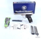 (6091) NEW Smith & Wesson SW22 Victory Semi-Auto .22LR Pistol