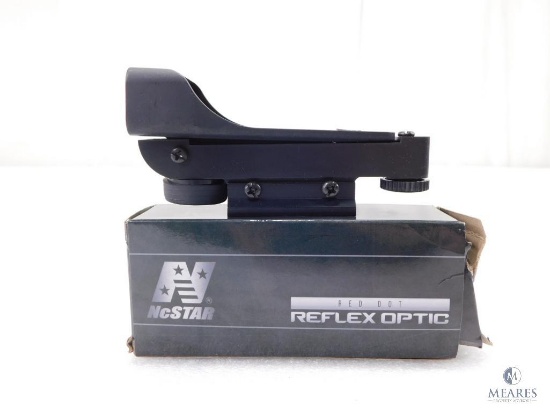 New Ncstar Red Dot Reflex Sight with Weaver Mount. Great on Rifle or Shotgun
