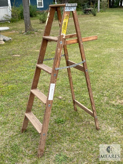 Keller W-5 Five-foot Wooden Step Ladder
