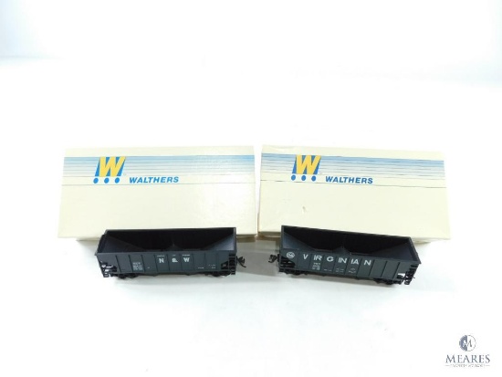 Two Walthers HO Scale 2 Bay Hopper Cars