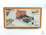 TYCOKIT Tyco Center St Series Honest Sam's Used Car Lot Unassembled HO Scale Kit