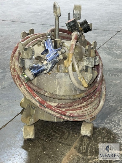 Portable Paint Pot with Spray Hose and Nozzle