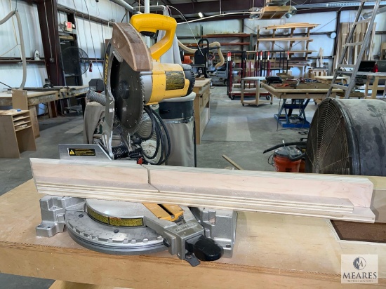 DeWalt DW713 10-inch Compound Miter Saw