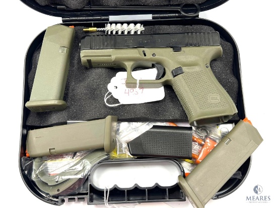 NEW Glock G19 Gen 5 9x19 Pistol with Battlefield Green Grips and Magazines (4957)