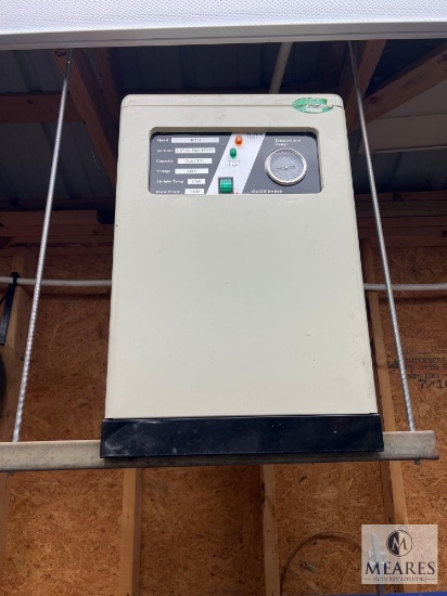 Central Pneumatic Industrial Model 40211 Compressed Air Dryer