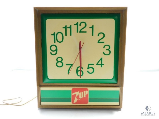 Everbrite Electric Sings Inc - 7 Up Clock
