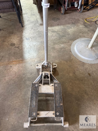 Crew Line 1500-pound Capacity Aluminum Motorcycle Jack