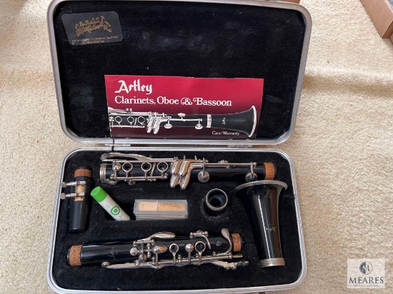 Artley 17S Clarinet with Case and Accessories