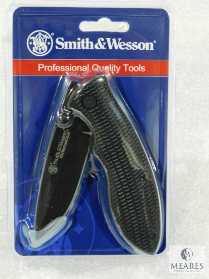 New Smith & Wesson Extreme Ops Tactical Folder with Belt Carry Clip