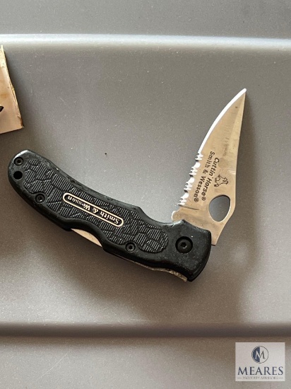 Smith & Wesson CH002SER Small Cuttin Horse Serrated Blade Folding Knife