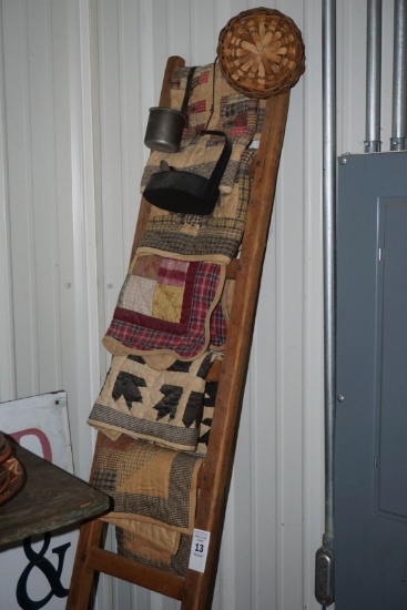 COUNTRY LADDER DISPLAY