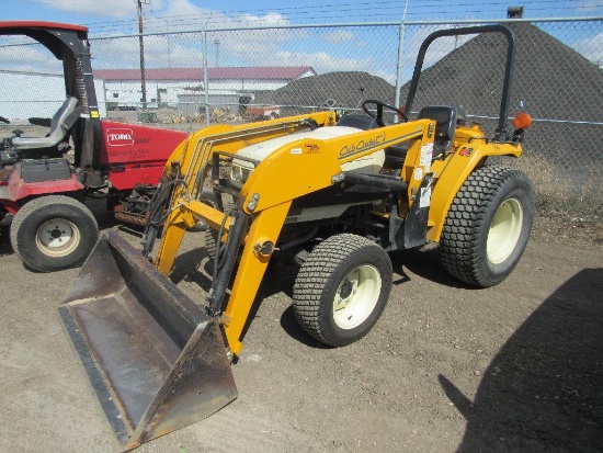 1999 Cub Cadet 7265 with Loader