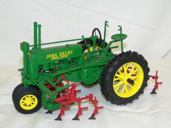 JOHN DEERE TRACTOR