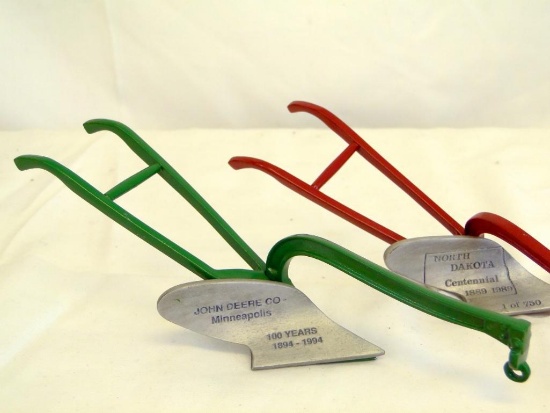 SCALE: 1:16 COMMEMORATIVE 1 BOTTOM HORSE DRAWN PLOWS - JOHN DEERE CO. MINNEAPOLIS 100 YEAR1S