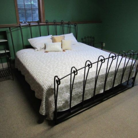 3 Piece King Size Bedroom Set. Metal frame, Set includes bed with mattress, and 2 end tables.