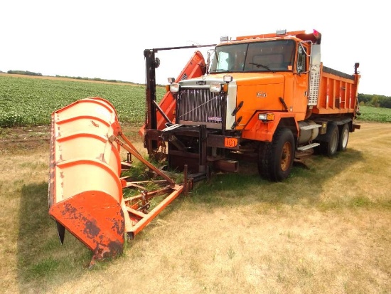 1995 GM/Volvo Autocar snow plow truck....