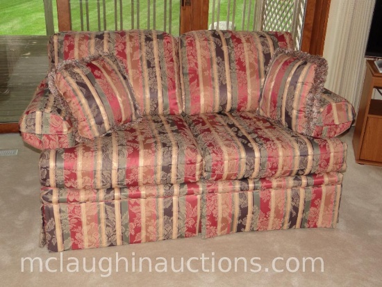 5 FOOT LONG STRIPED FLORAL PATTERN LOVESEAT