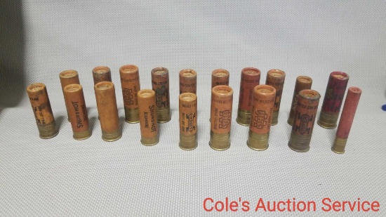 Big lot of antique unfired shotgun shells in good condition. See photos for details.