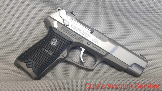 Ruger P89 9 mm pistol in excellent condition. Serial number 31385724. Overall length of 8 in and a