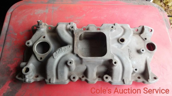 Edelbrock torker 2 intake manifold in great condition. Fits Chevrolet small-block 283 - 400.