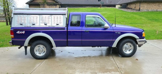 1995 Ford ranger XLT extended cab 4x4 pickup truck. Both the body and the drivetrain are in