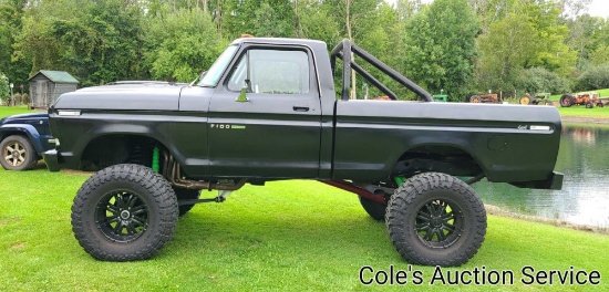 1975 Ford F100 custom four-wheel drive truck. Fresh Ford 460 engine and manual transmission. Engine