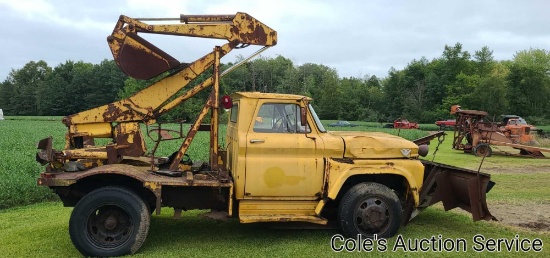 GMC 4000 utility truck. Ex-Consumers Power work truck with backhoe and snowblade. Unknown running